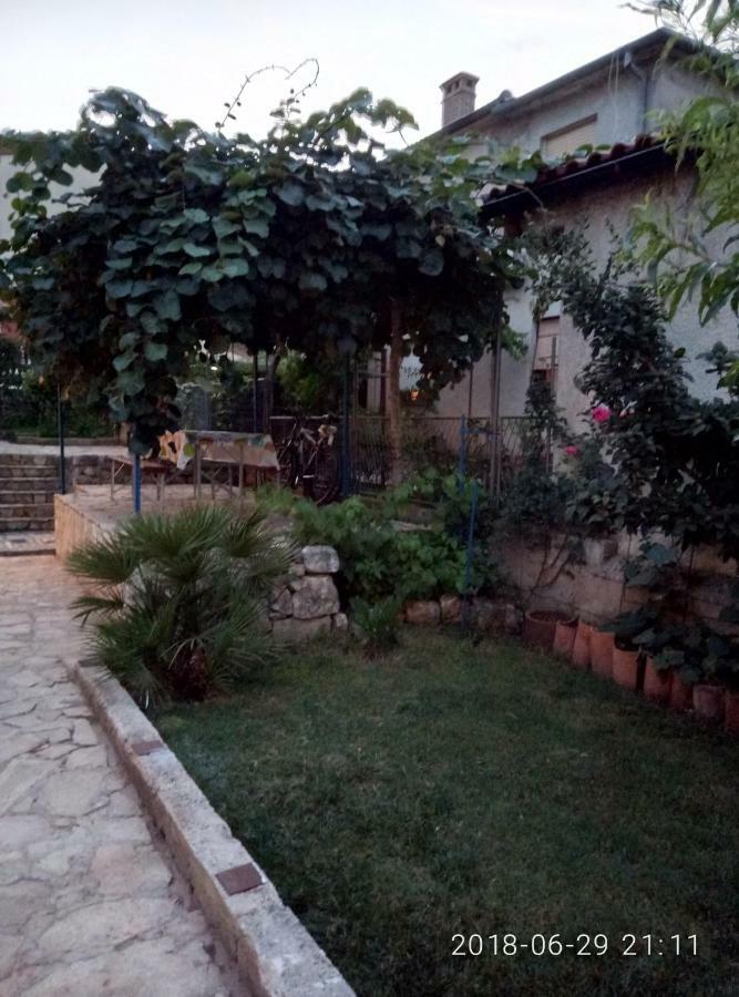 Apartman Vivian Pula Exterior foto